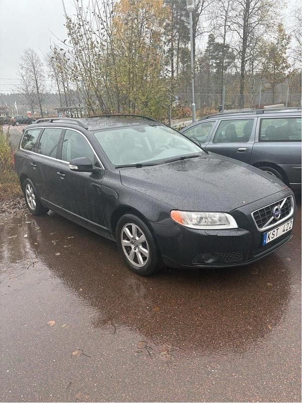 Svart Begagnad 2011 Volvo V70 Momentum Kombi | 65 000 kr (Superpris) - Bild 1/4