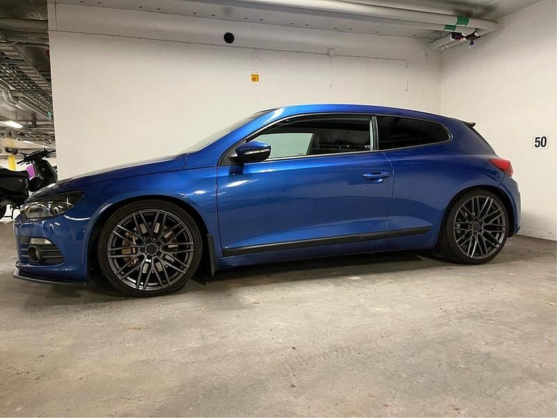 Blå Begagnad 2009 VW Scirocco Style Sportkupé | 45 000 kr - Bild 1/3