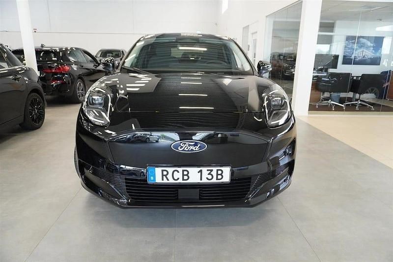 Begagnad Ford Puma Gen-E 123 kW (168 HK) 2025 Svart (agate black metallic) SUV