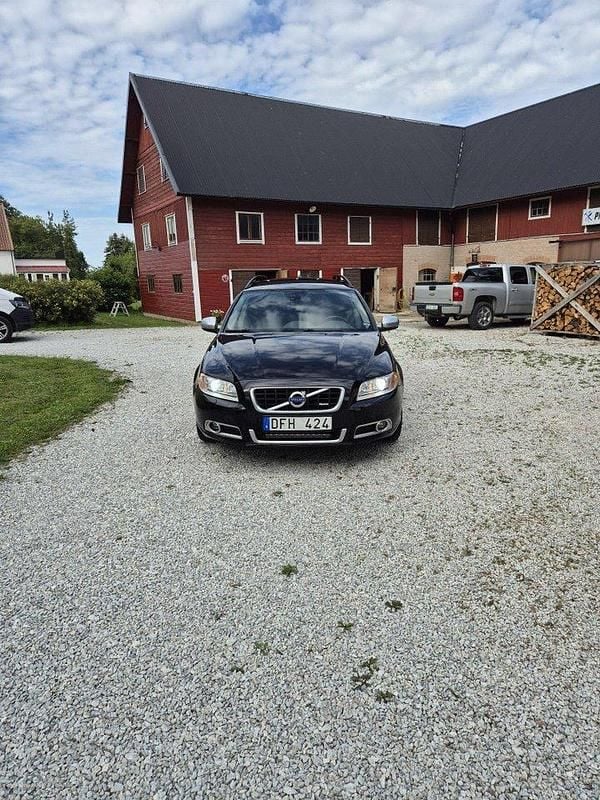 Svart Begagnad 2012 Volvo V70 R-Design Kombi | 85 000 kr (Bra pris) - Bild 1/4