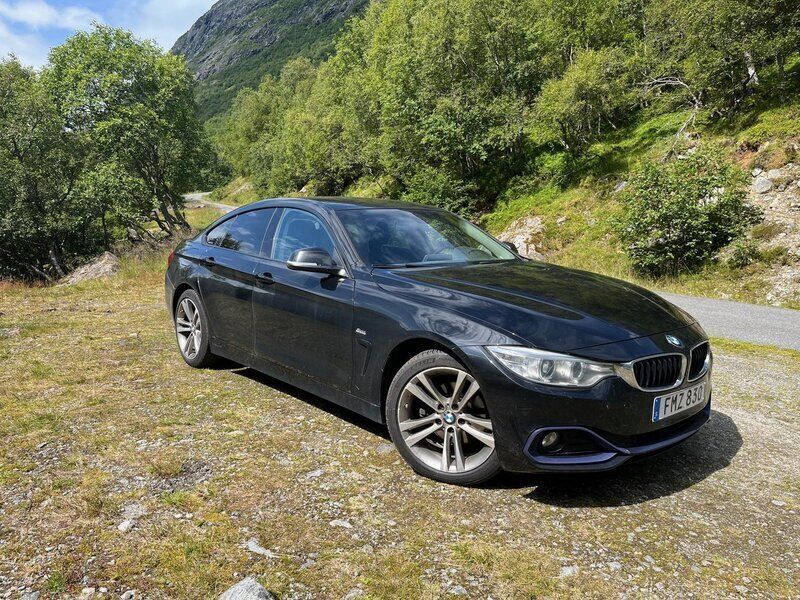 Svart Begagnad 2016 BMW 420 Gran Coupé Sport Line Sportkupé | 205 000 kr (Marknadspris) - Bild 1/4