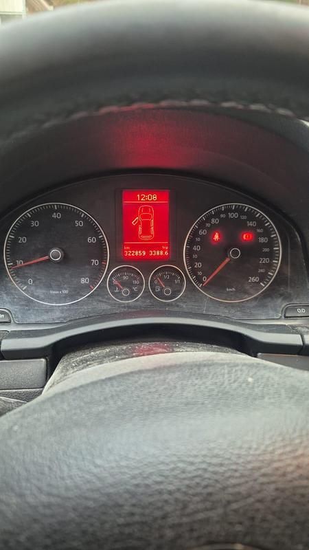 Begagnad VW Golf VI 102 HK (75 kW) 2008 Halvkombi