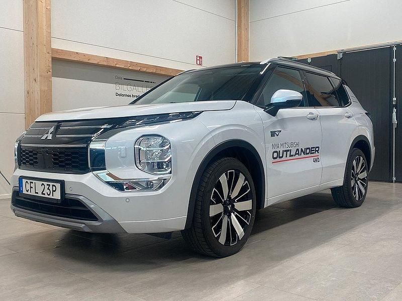 Vit Begagnad 2025 Mitsubishi Outlander P-HEV Instyle SUV | 569 900 kr (Dyr) - Bild 1/4