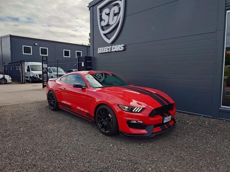 Röd Begagnad 2017 Ford Mustang Sportkupé | 789 000 kr - Bild 1/4