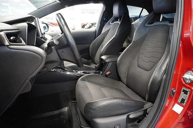 Begagnad Toyota Corolla Executive 98 HK (72 kW) 2019 Röd Halvkombi