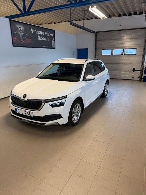 Vit Begagnad 2021 Skoda Kamiq Adventure SUV | 225 000 kr (Marknadspris) - Bild 1/4