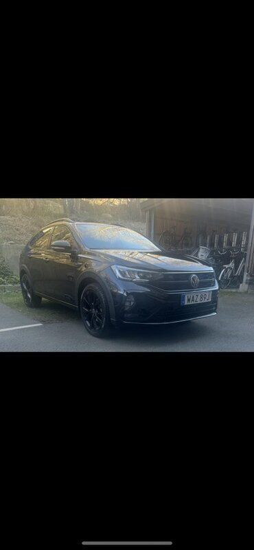 Svart Begagnad 2024 VW Taigo Style SUV | 294 800 kr (Marknadspris) - Bild 1/4
