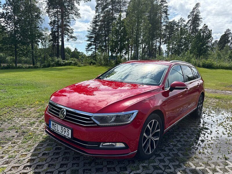 Röd Begagnad 2015 VW Passat GT Kombi | 129 900 kr (Marknadspris) - Bild 1/4