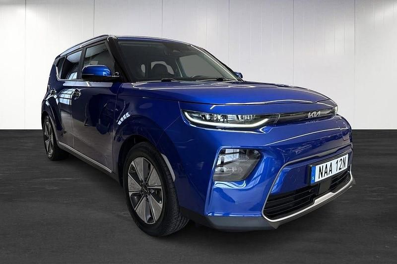 Begagnad Kia Soul EV 150 kW (204 HK) 2023 Blåmetallic SUV