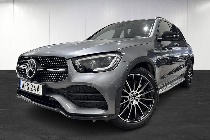 Grå (grey) Begagnad 2019 Mercedes GLC300 AMG SUV | 349 900 kr (Lite dyr) - Bild 1/4