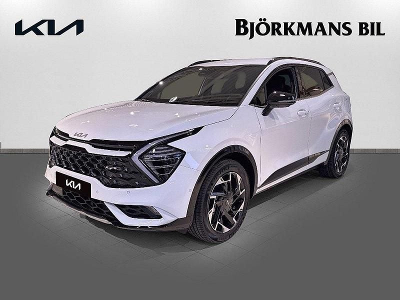 Vit (/wd/ casa white s) Ny 2025 Kia Sportage GT-Line SUV | 467 925 kr (Superpris) - Bild 1/4