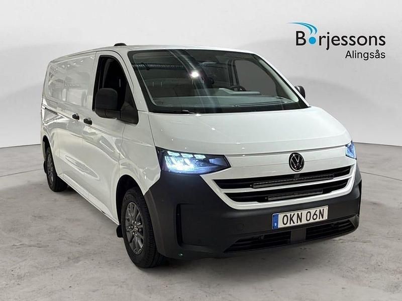 Vit Begagnad 2025 VW Transporter Van | 499 900 kr (Lite dyr) - Bild 1/4