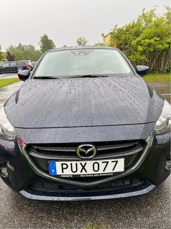 Blå Begagnad 2016 Mazda 2 Halvkombi | 90 000 kr (Bra pris) - Bild 1/4