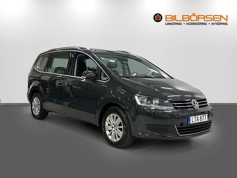 Begagnad VW Sharan 150 HK (110 kW) 2015 Mgrå Minibuss