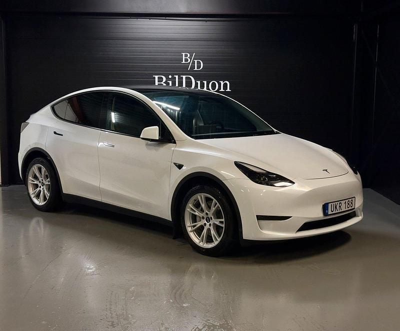 Vit Begagnad 2021 Tesla Model Y Long Range SUV | 319 900 kr (Superpris) - Bild 1/2