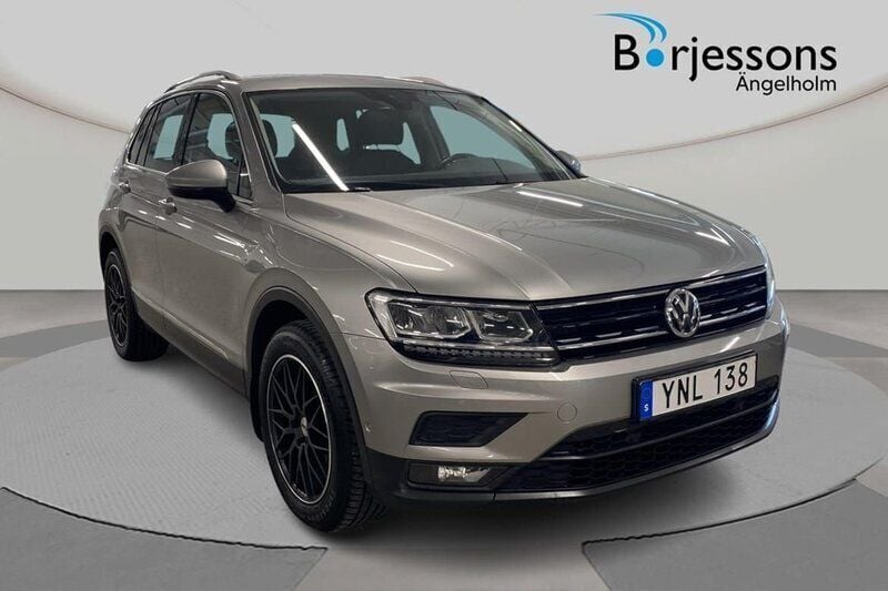 Silver Begagnad 2018 VW Tiguan SUV | 249 000 kr (Marknadspris) - Bild 1/4