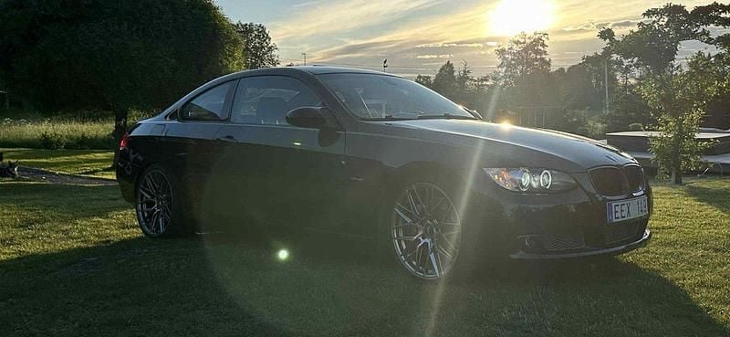 Begagnad BMW 335 Sport Line 306 HK (225 kW) 2007 Svart Sportkupé