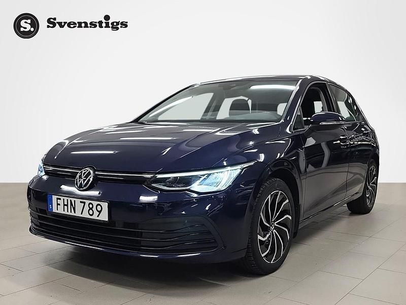 Blå Begagnad 2021 VW Golf VII | 237 900 kr (Lite dyr) - Bild 1/4