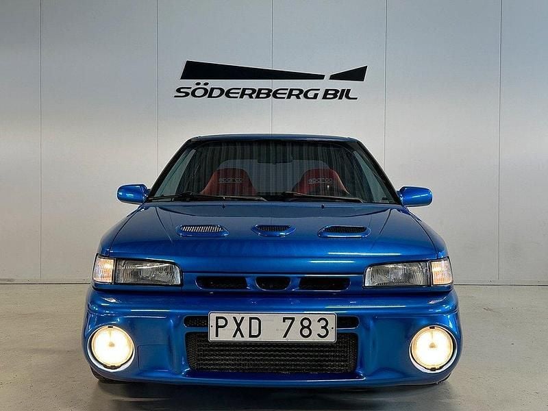 Begagnad Mazda 323 185 HK (136 kW) 1993 Blå Halvkombi