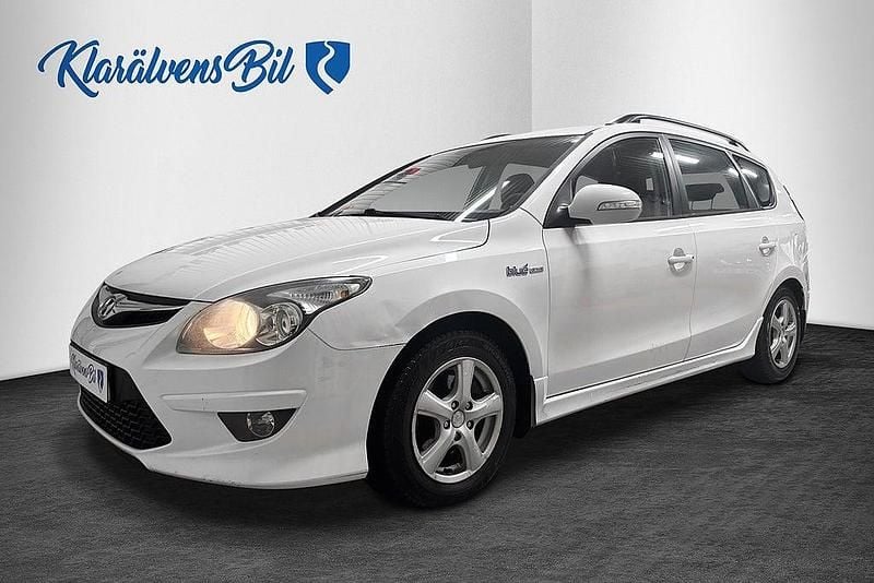 Vit Begagnad 2010 Hyundai i30 Kombi | 39 900 kr (Marknadspris) - Bild 1/4
