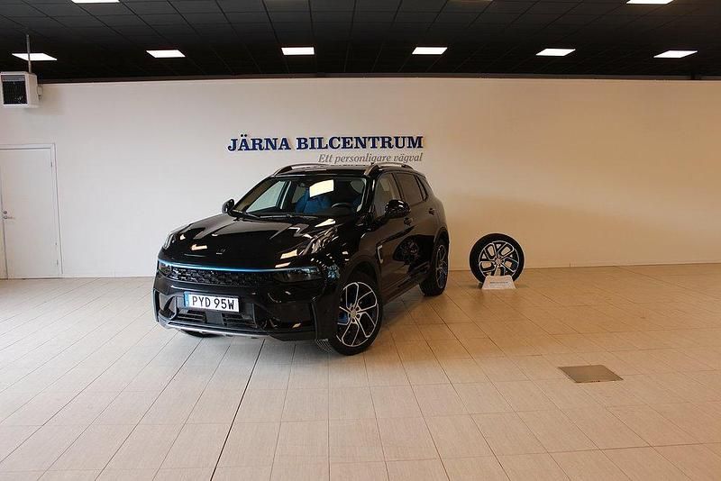 Svart Begagnad 2022 Lynk & Co 01 SUV | 274 900 kr (Marknadspris) - Bild 1/4