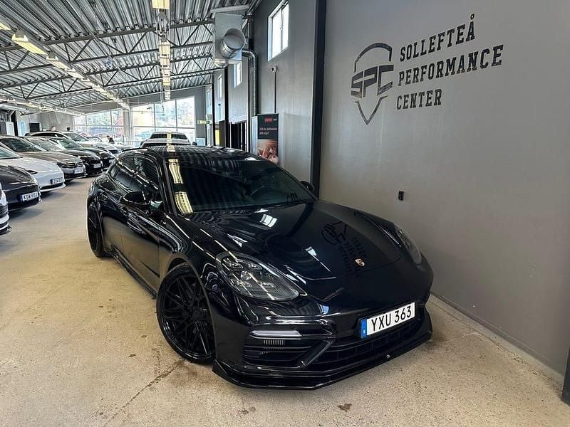 Begagnad Porsche Panamera Turbo Sport Turismo 549 HK (403 kW) 2018 Svart Sedan