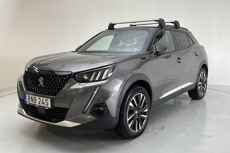 Grå Begagnad 2021 Peugeot 2008 GT SUV | 194 000 kr (Bra pris) - Bild 1/4