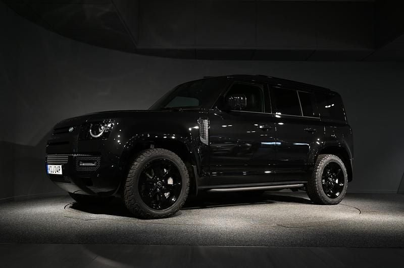 Begagnad Land Rover Defender SE Dynamic 301 HK (221 kW) 2025 Svart (black) SUV