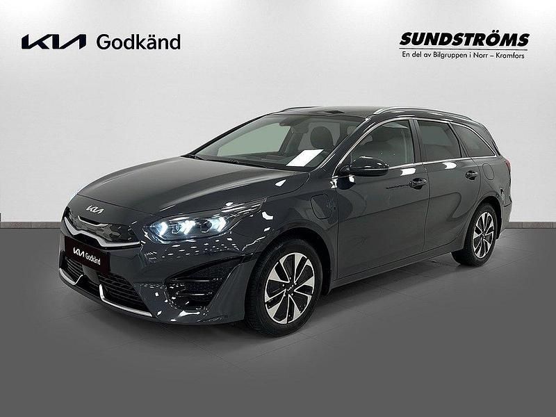 Grå Begagnad 2023 Kia Ceed Sportswagon Kombi | 329 900 kr - Bild 1/4