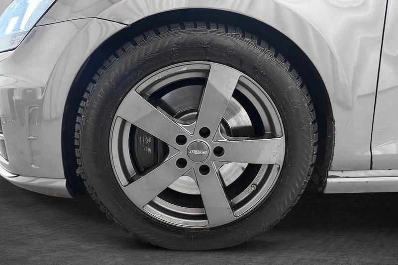 Begagnad VW Golf VII R 301 HK (221 kW) 2016 Grå Halvkombi