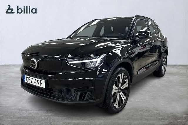 Svart Begagnad 2022 Volvo XC40 Core SUV | 339 900 kr - Bild 1/3