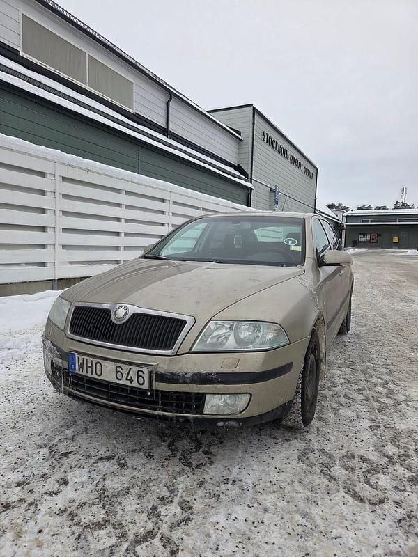 Begagnad 2005 Skoda Octavia Halvkombi | 15 000 kr (Bra pris) - Bild 1/4