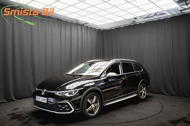 Begagnad VW Golf Alltrack 200 HK (147 kW) 2022 Svart Kombi