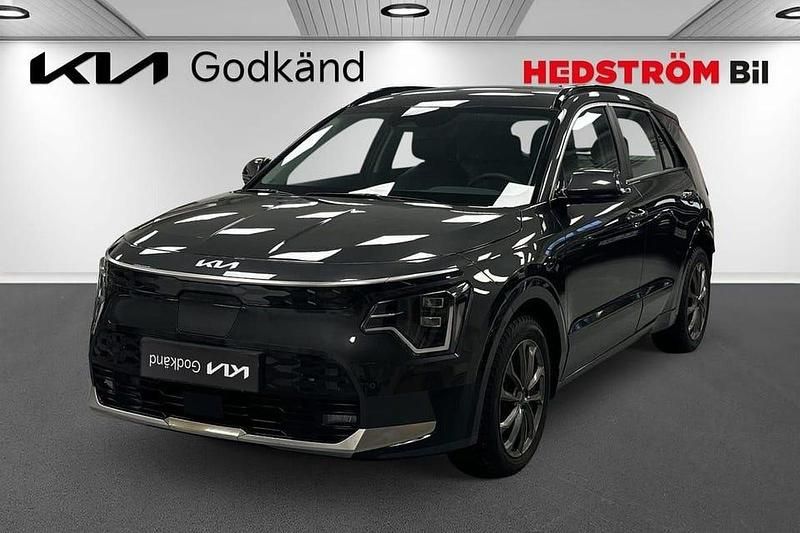 Grå Begagnad 2023 Kia e-Niro SUV | 339 000 kr (Dyr) - Bild 1/4