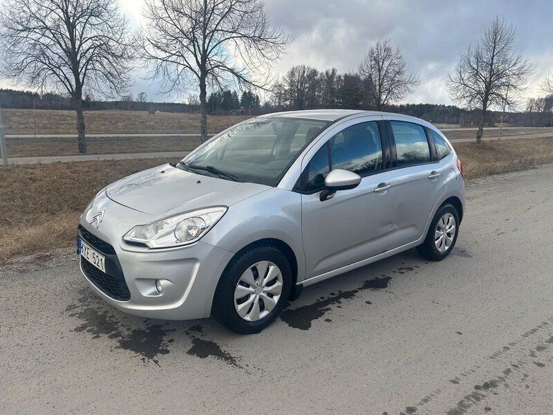 Silver Begagnad 2010 Citroën C3 Halvkombi | 18 000 kr (Dyr) - Bild 1/4