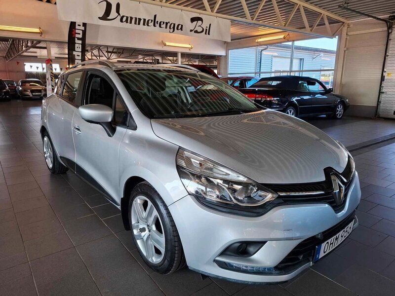 Silver Begagnad 2016 Renault Clio GrandTour Zen Kombi | 89 900 kr (Marknadspris) - Bild 1/4