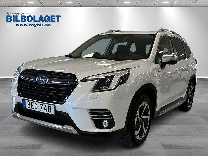 Svartmetallic Begagnad 2021 Subaru Forester SUV | 339 000 kr (Marknadspris) - Bild 1/4