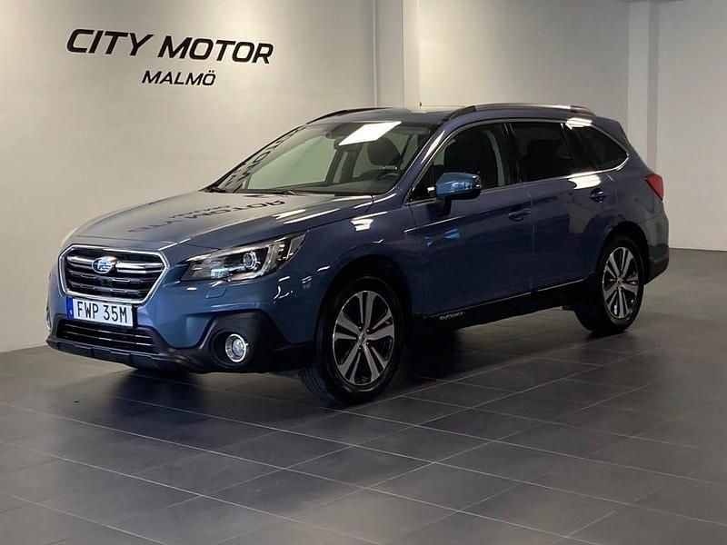 Ljusblå (blå) Begagnad 2019 Subaru Outback Kombi | 309 900 kr (Marknadspris) - Bild 1/4