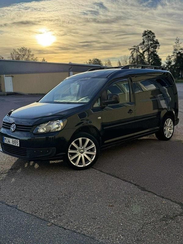 Svart Begagnad 2013 VW Caddy Maxi Minibuss | 79 900 kr (Marknadspris) - Bild 1/4