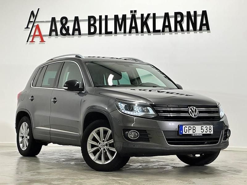 Grå Begagnad 2013 VW Tiguan Sportline SUV | 74 900 kr (Bra pris) - Bild 1/4