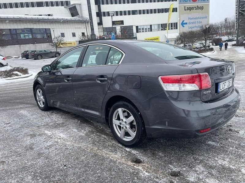 Begagnad Toyota Avensis Multidrive S 152 HK (111 kW) 2010 Sedan