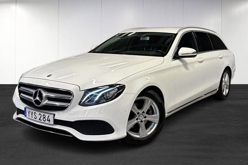 Vit (white) Begagnad 2017 Mercedes E200 Avantgarde Kombi | 245 000 kr (Marknadspris) - Bild 1/4