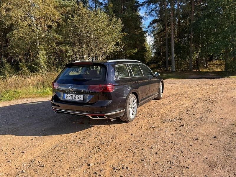 Begagnad VW Passat 200 HK (147 kW) 2021 Svart med lyster