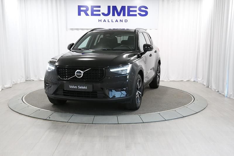 Begagnad Volvo XC40 Plus 200 HK (147 kW) 2023 Svart SUV