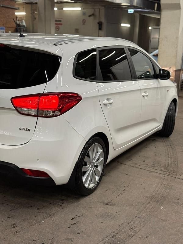 Begagnad 2016 Kia Carens Minibuss | 150 000 kr (Marknadspris) - Bild 1/4