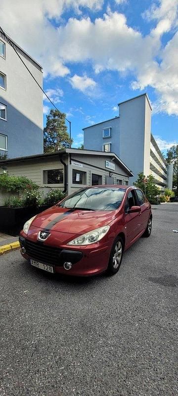 Röd Begagnad 2006 Peugeot 307 Halvkombi | 20 000 kr (Marknadspris) - Bild 1/4