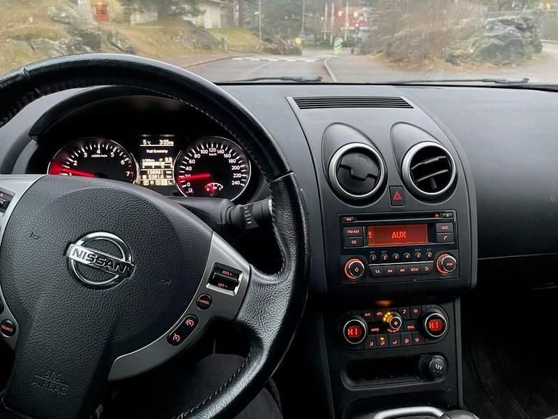 Grå Begagnad 2013 Nissan Qashqai SUV | 78 000 kr (Bra pris) - Bild 1/4