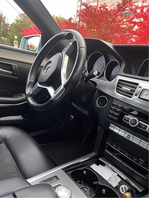 Silver Begagnad 2014 Mercedes E220 AMG Sedan | 150 000 kr (Marknadspris) - Bild 1/4