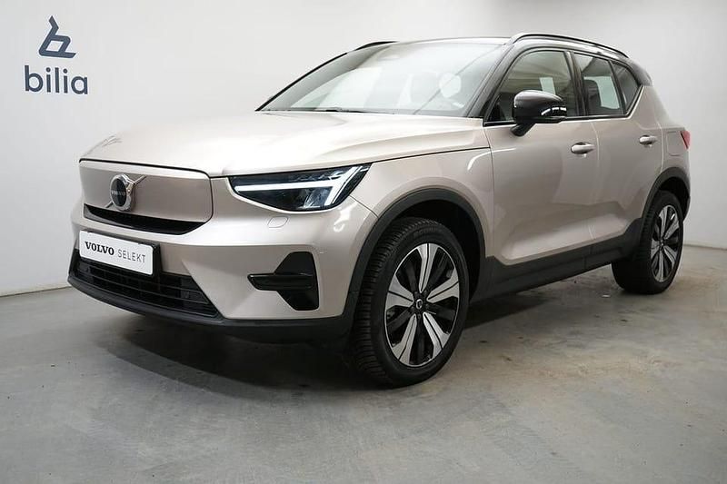 Grå Begagnad 2022 Volvo XC40 Core SUV | 344 900 kr - Bild 1/3