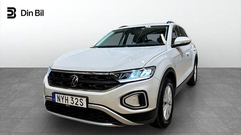 Grå Begagnad 2023 VW T-Roc SUV | 249 900 kr (Marknadspris) - Bild 1/4